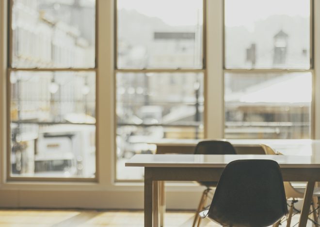 Restauration de vieux meubles : astuces et techniques pour leur redonner vie