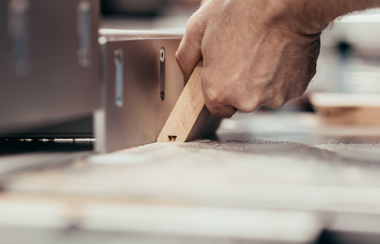 découvrez l'art du travail du bois avec des techniques innovantes, des conseils pratiques et des projets inspirants pour tous les niveaux. réalisez vos créations en bois et explorez votre passion pour le bricolage.